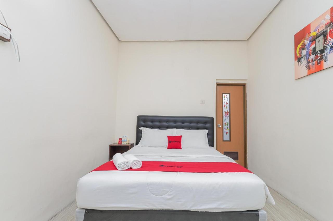Reddoorz At Wr Supratman Batu Hotell Batu  Eksteriør bilde