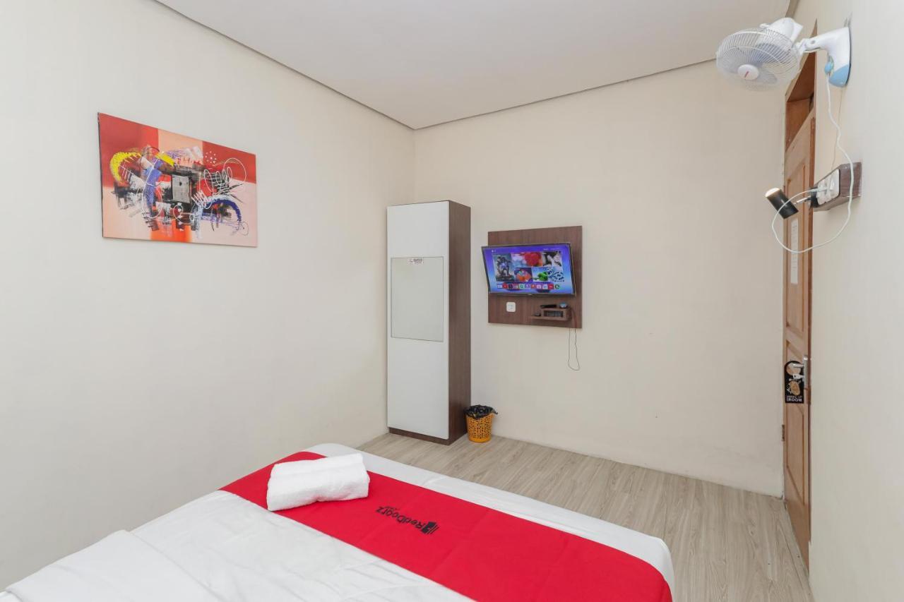 Reddoorz At Wr Supratman Batu Hotell Batu  Eksteriør bilde